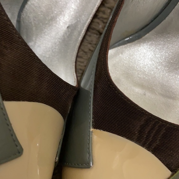 BALENCIAGA
Patent Pointed Toe Pumps - Picture 5 of 14